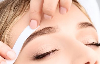 wax-your-eyebrows-at-home